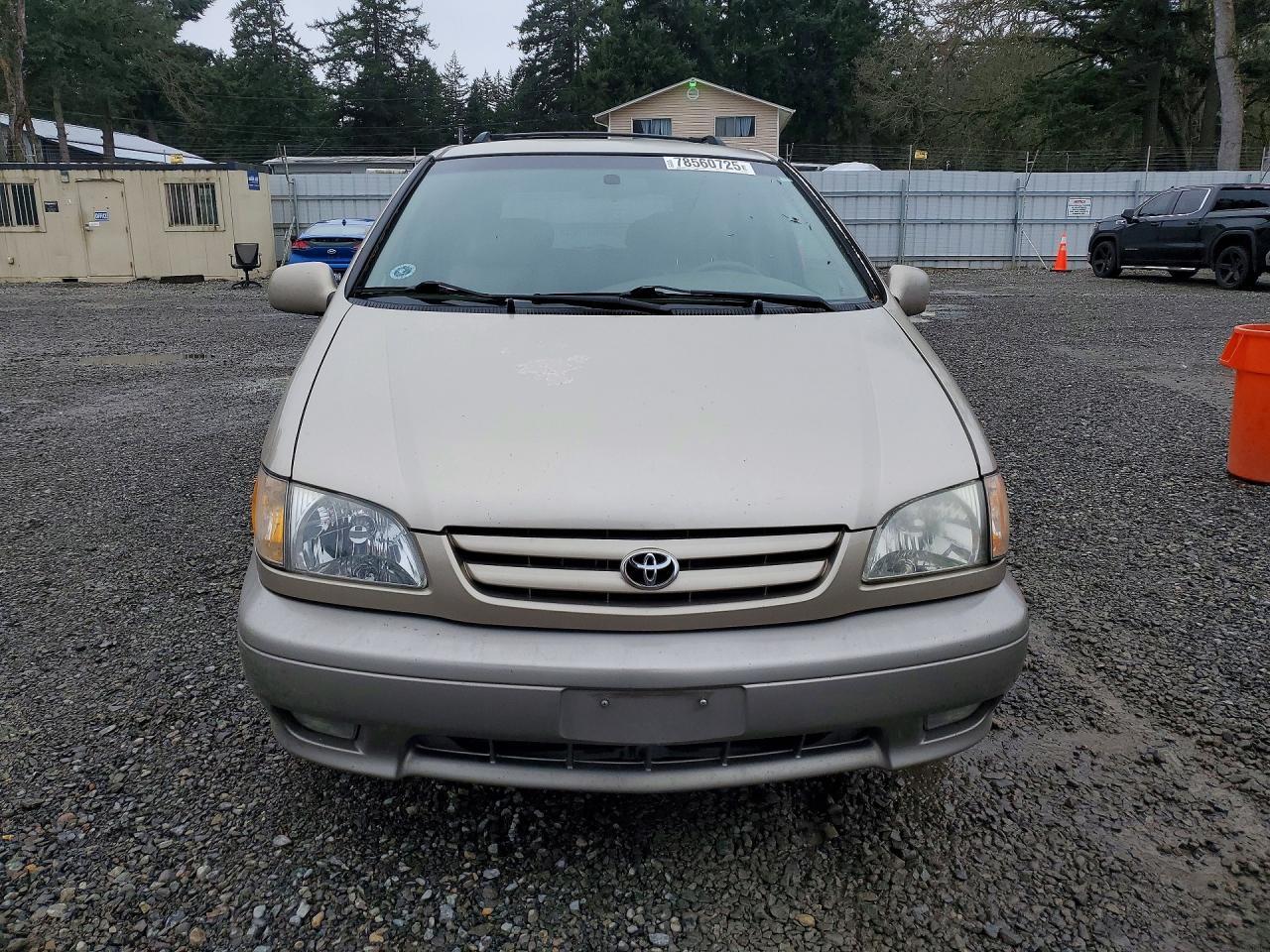 2002 TOYOTA SIENNA
