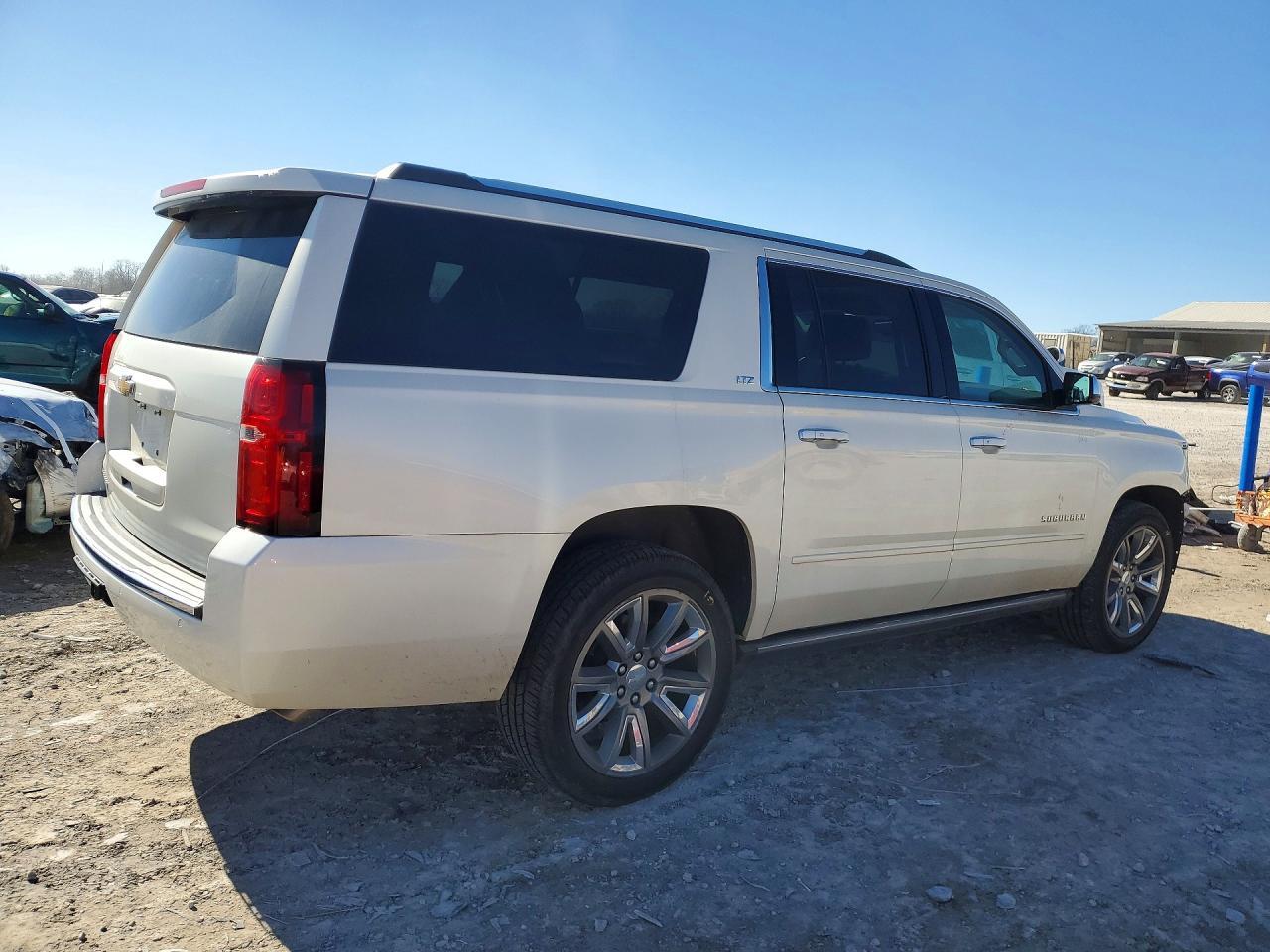 2015 CHEVROLET Suburban