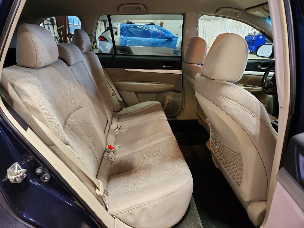 2013 SUBARU Outback