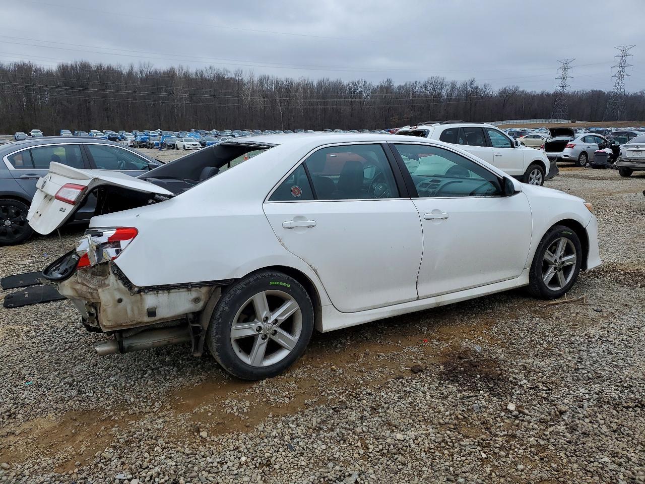 2014 TOYOTA CAMRY