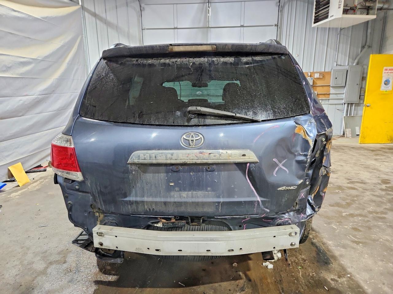2012 TOYOTA HIGHLANDER
