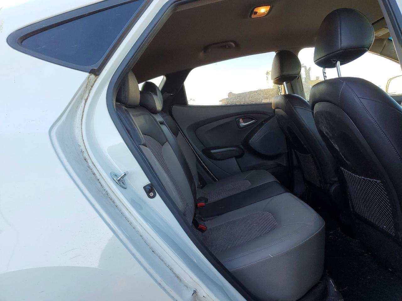 2012 HYUNDAI TUCSON
