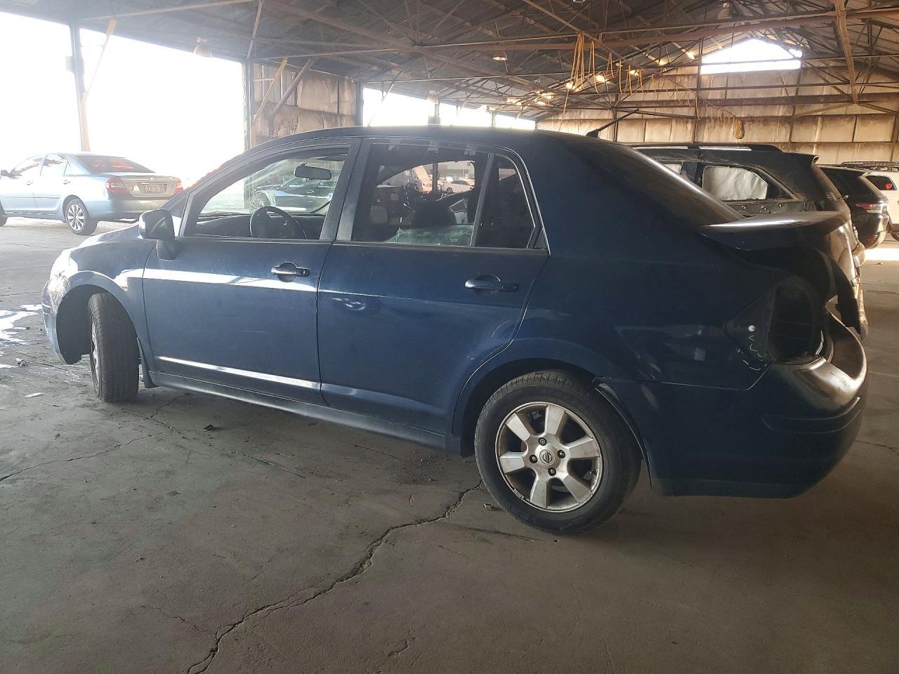 2011 NISSAN VERSA
