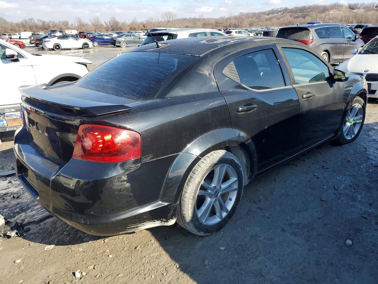 2013 DODGE Avenger