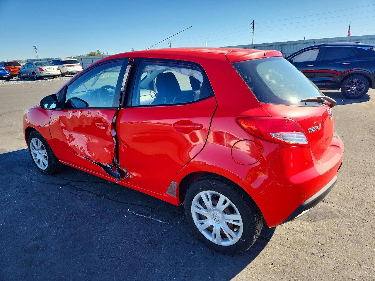 2013 MAZDA 2
