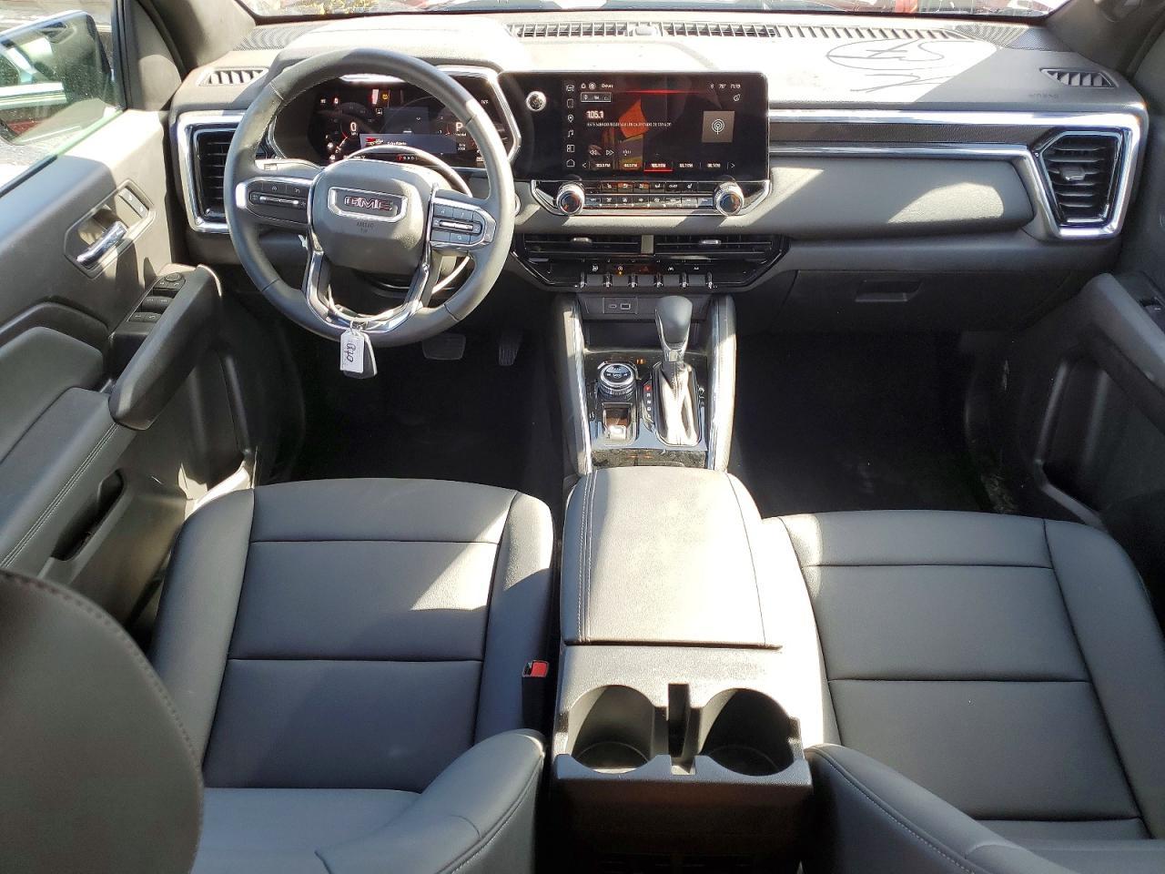 2024 GMC CANYON