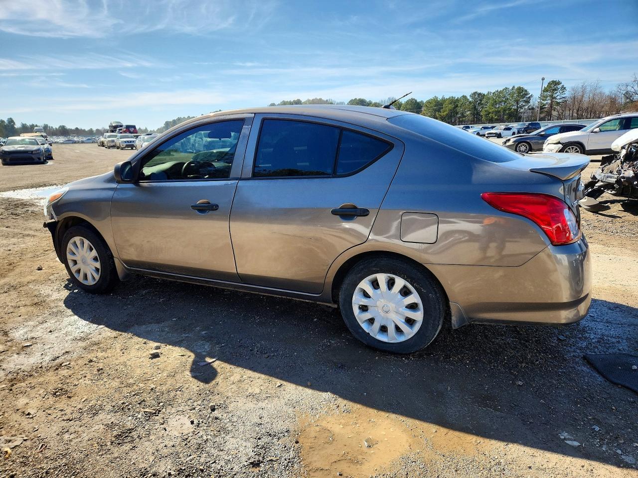 2015 NISSAN VERSA