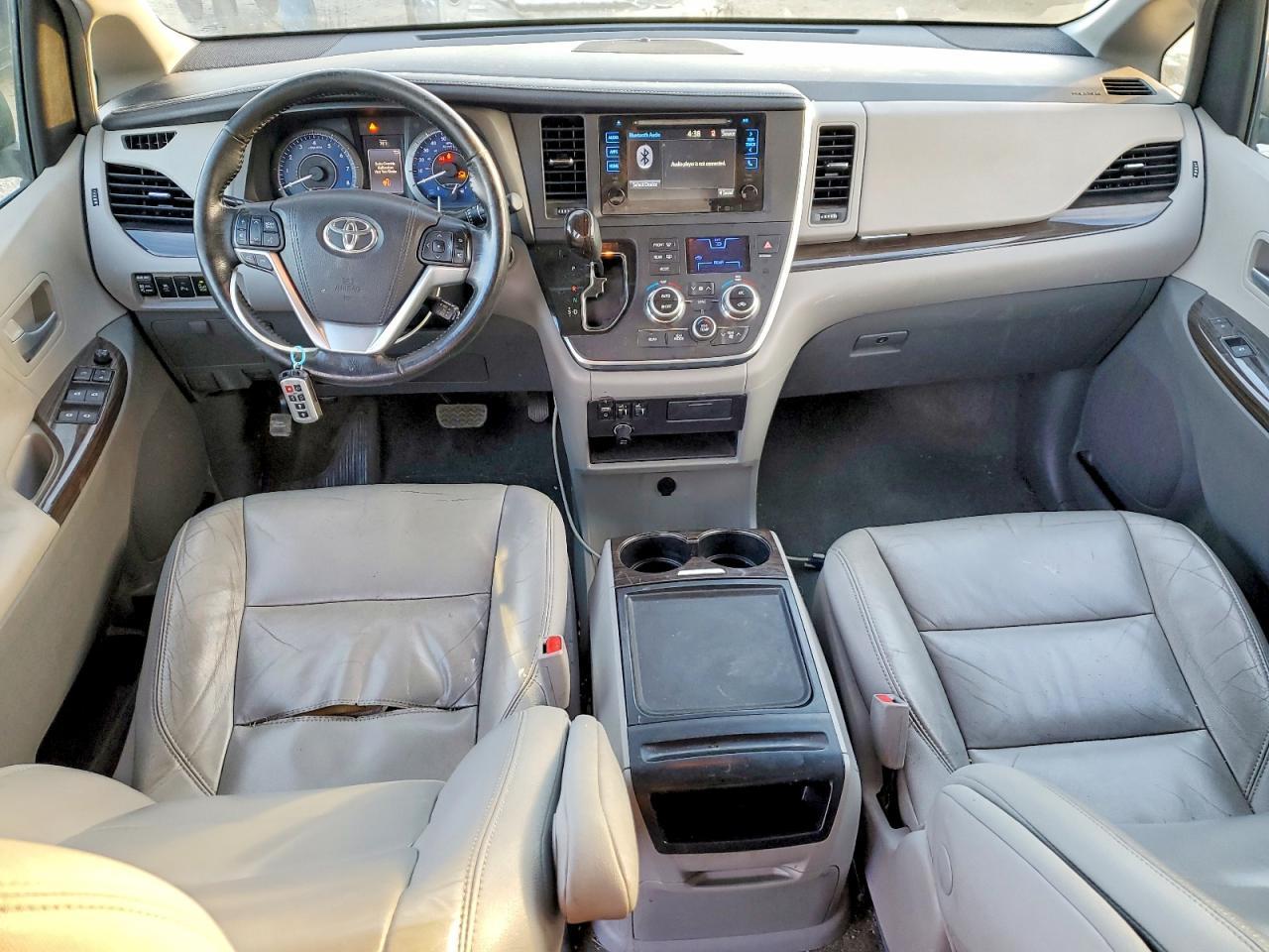 2016 TOYOTA SIENNA