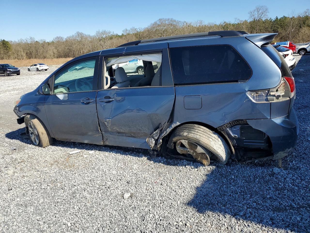2014 TOYOTA SIENNA