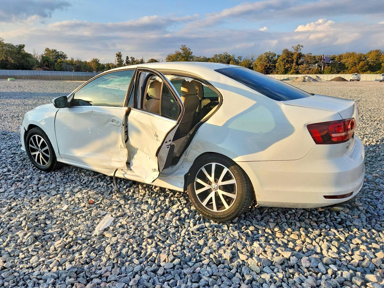 2017 VOLKSWAGEN JETTA