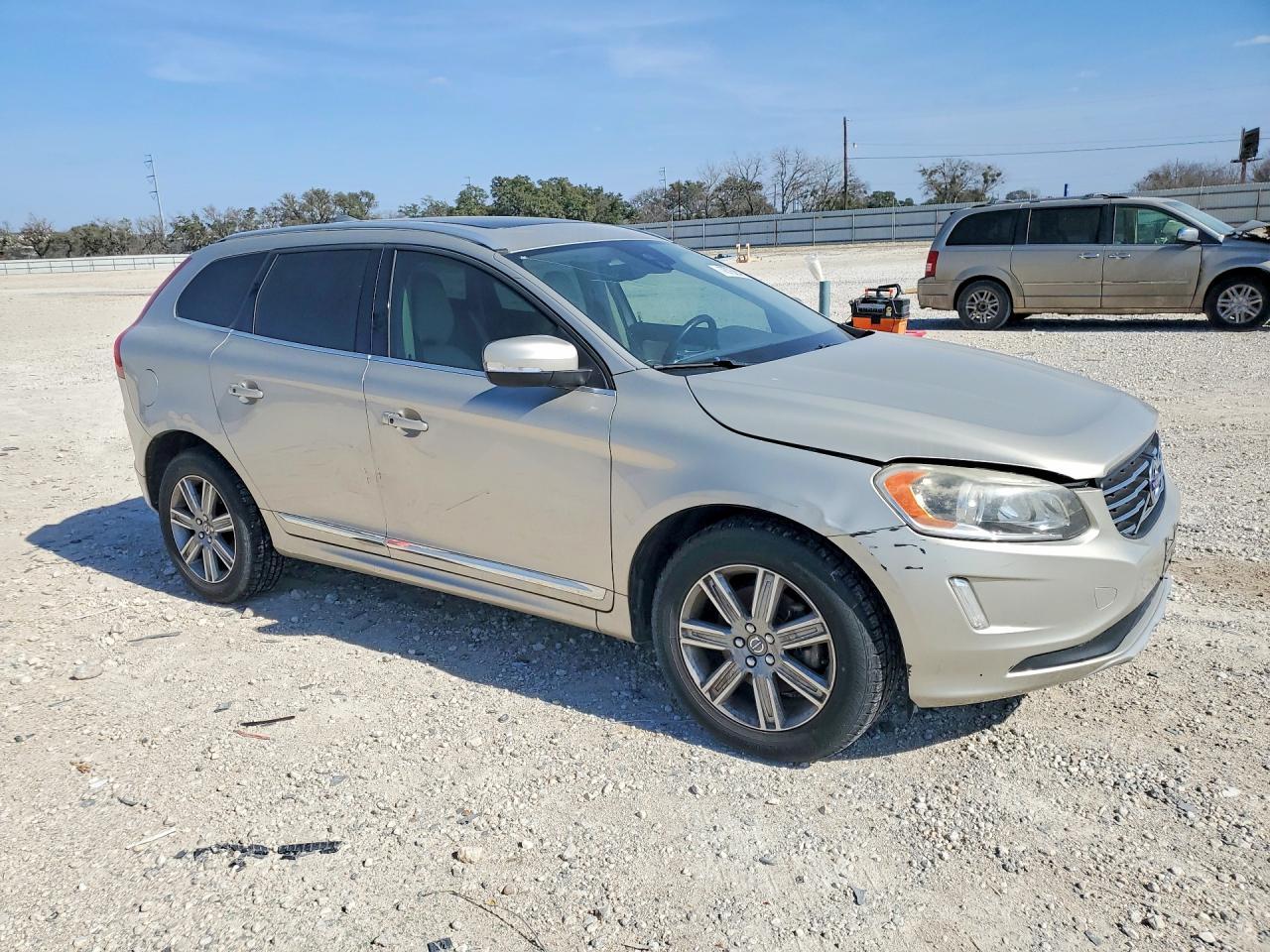 2017 VOLVO XC60