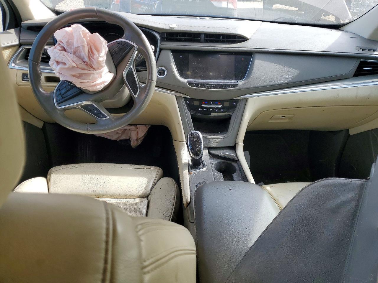 2017 CADILLAC XT5