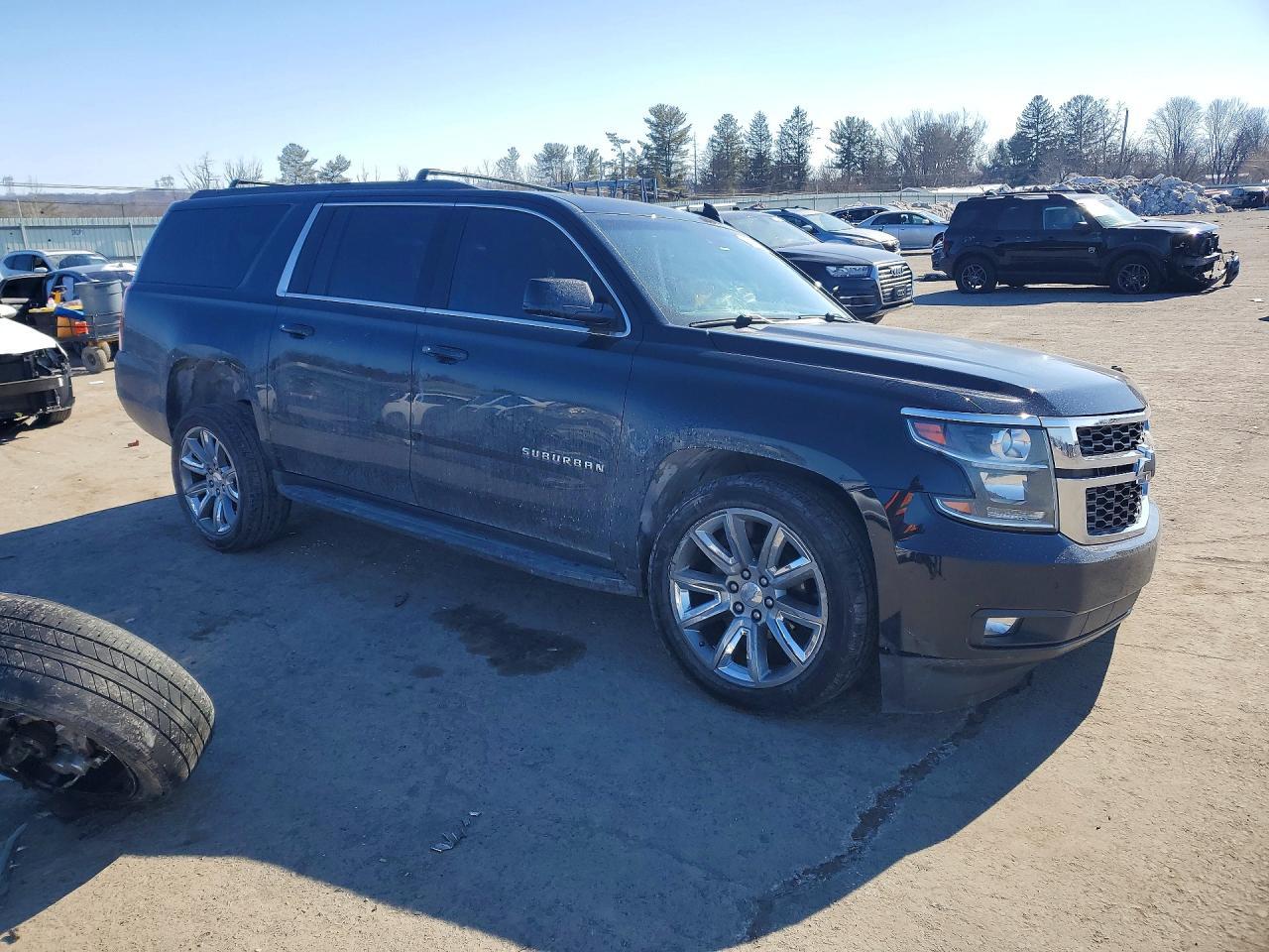 2017 CHEVROLET Suburban