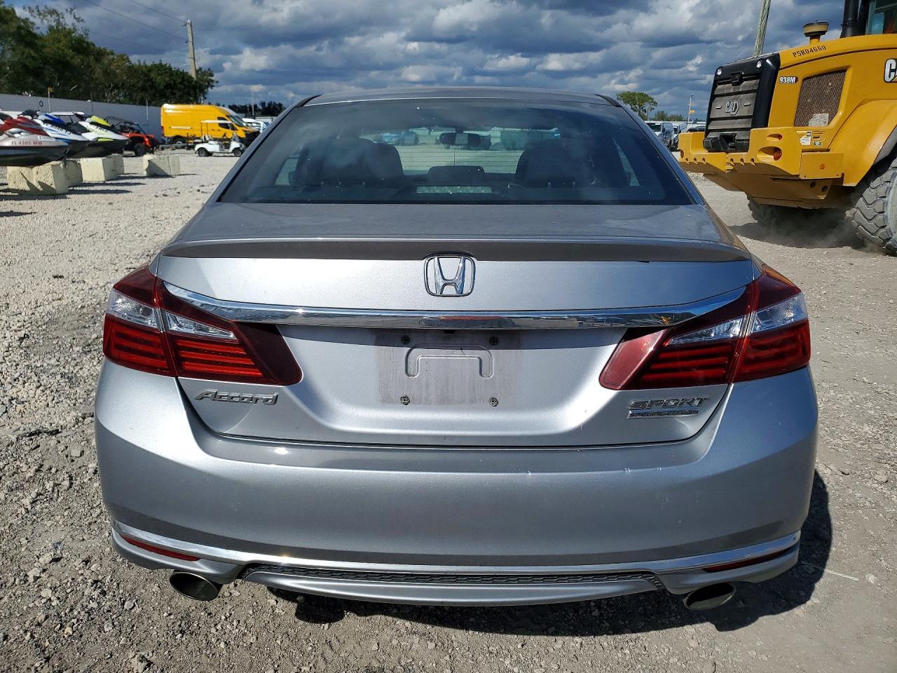 2017 HONDA ACCORD
