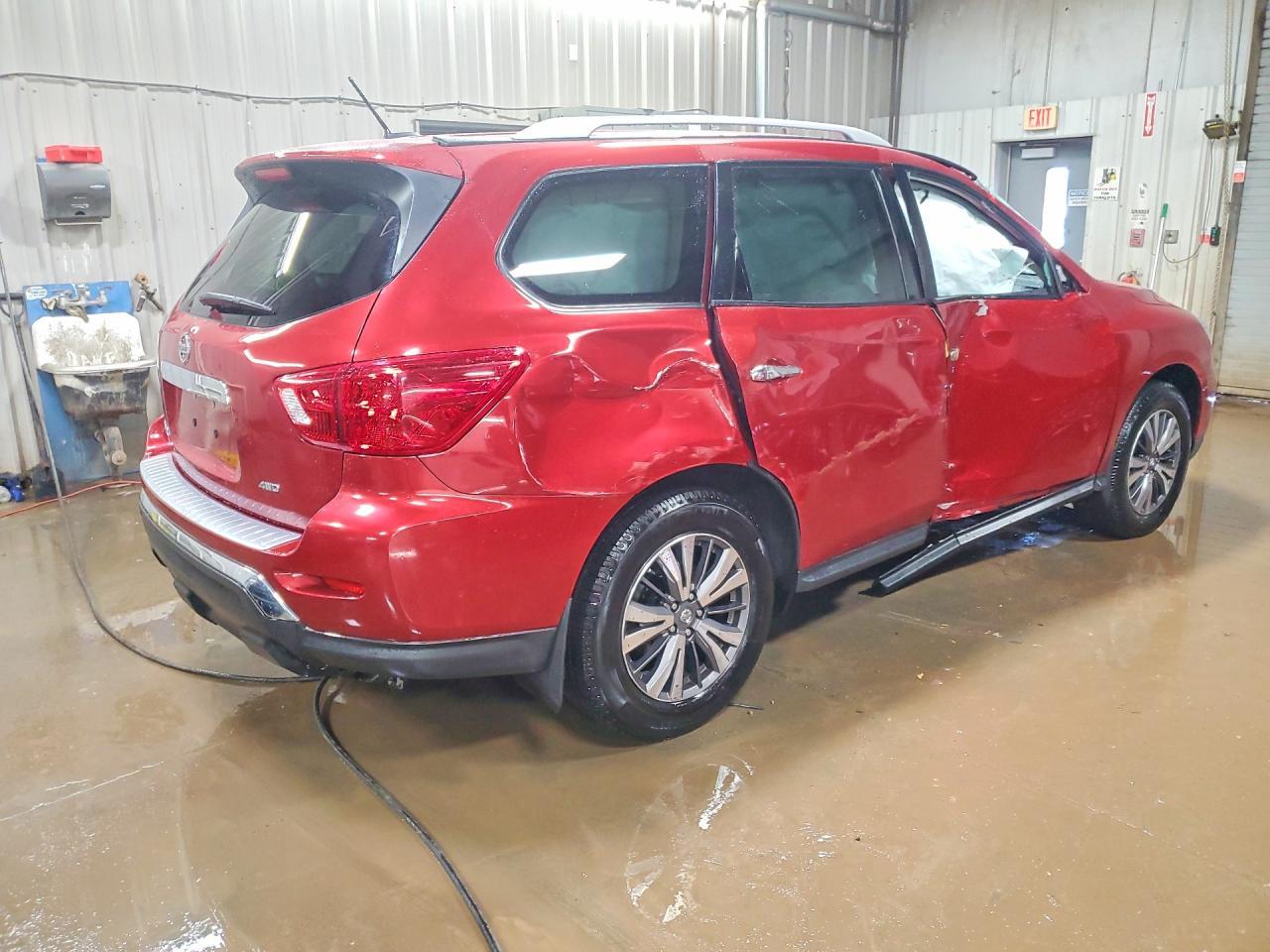 2017 NISSAN PATHFINDER