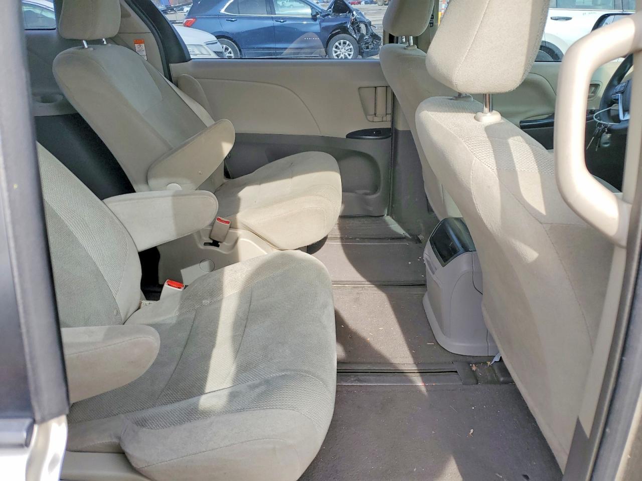 2015 TOYOTA SIENNA