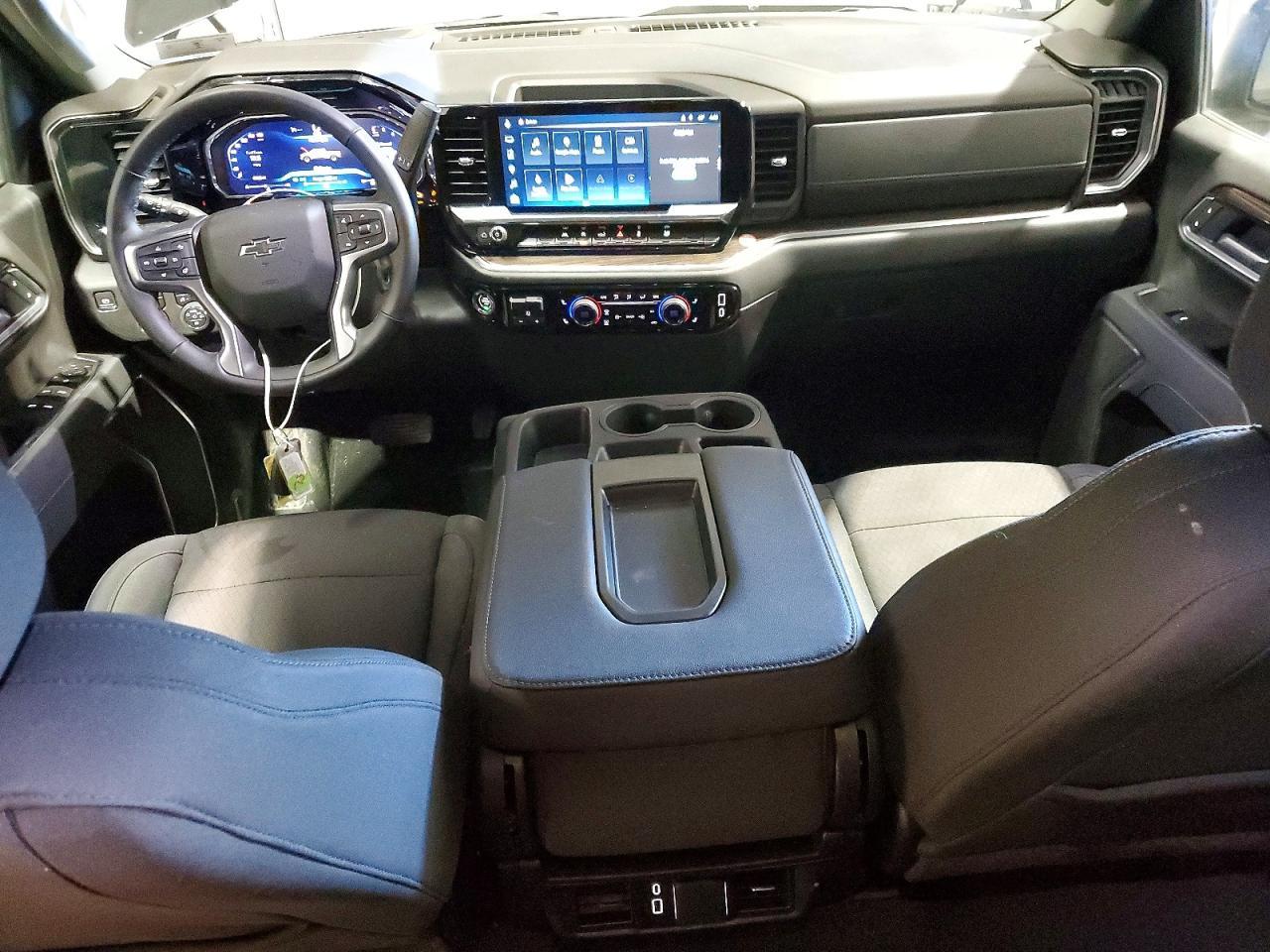 2026 CHEVROLET Silverado