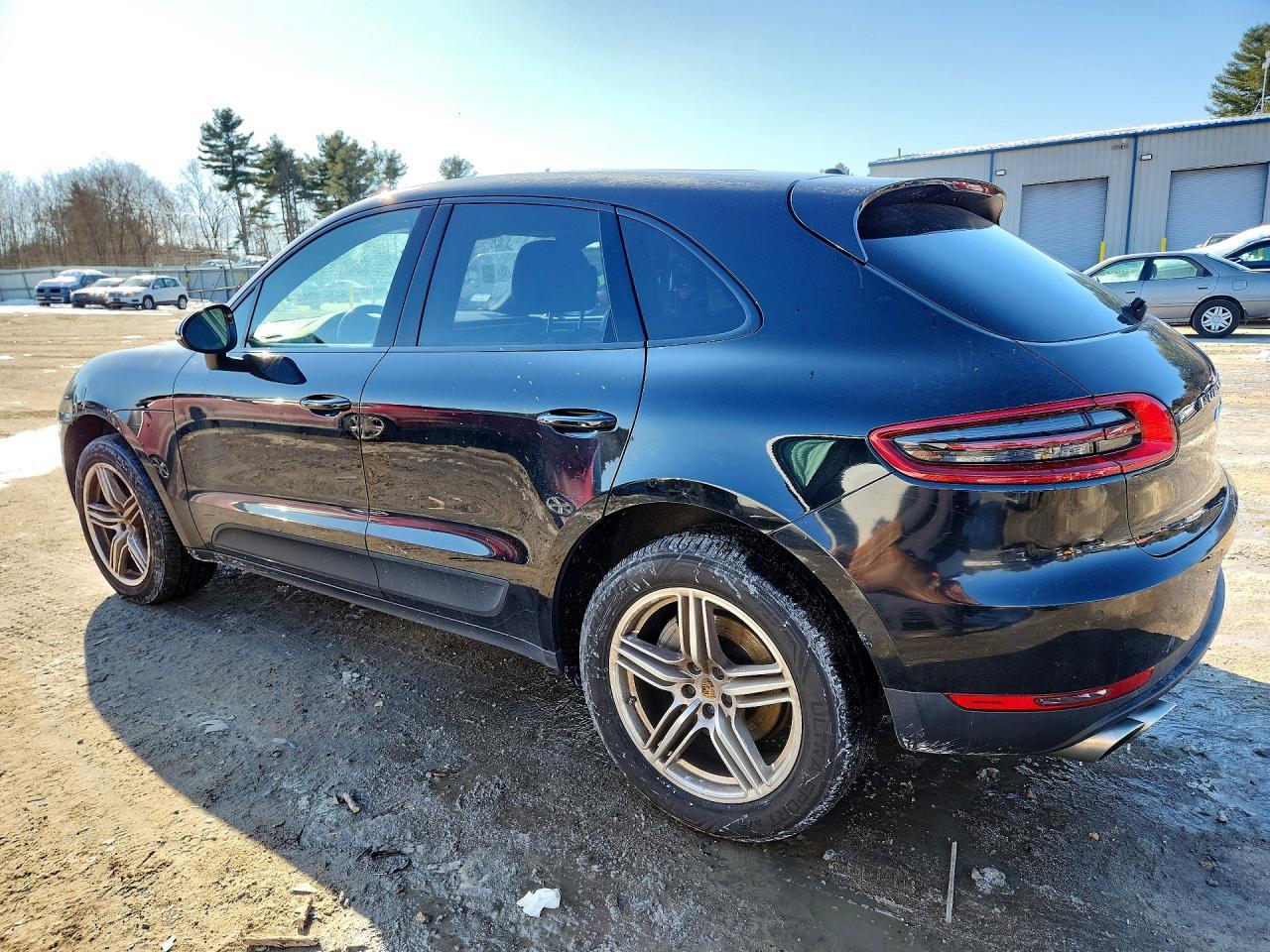 2015 PORSCHE Macan