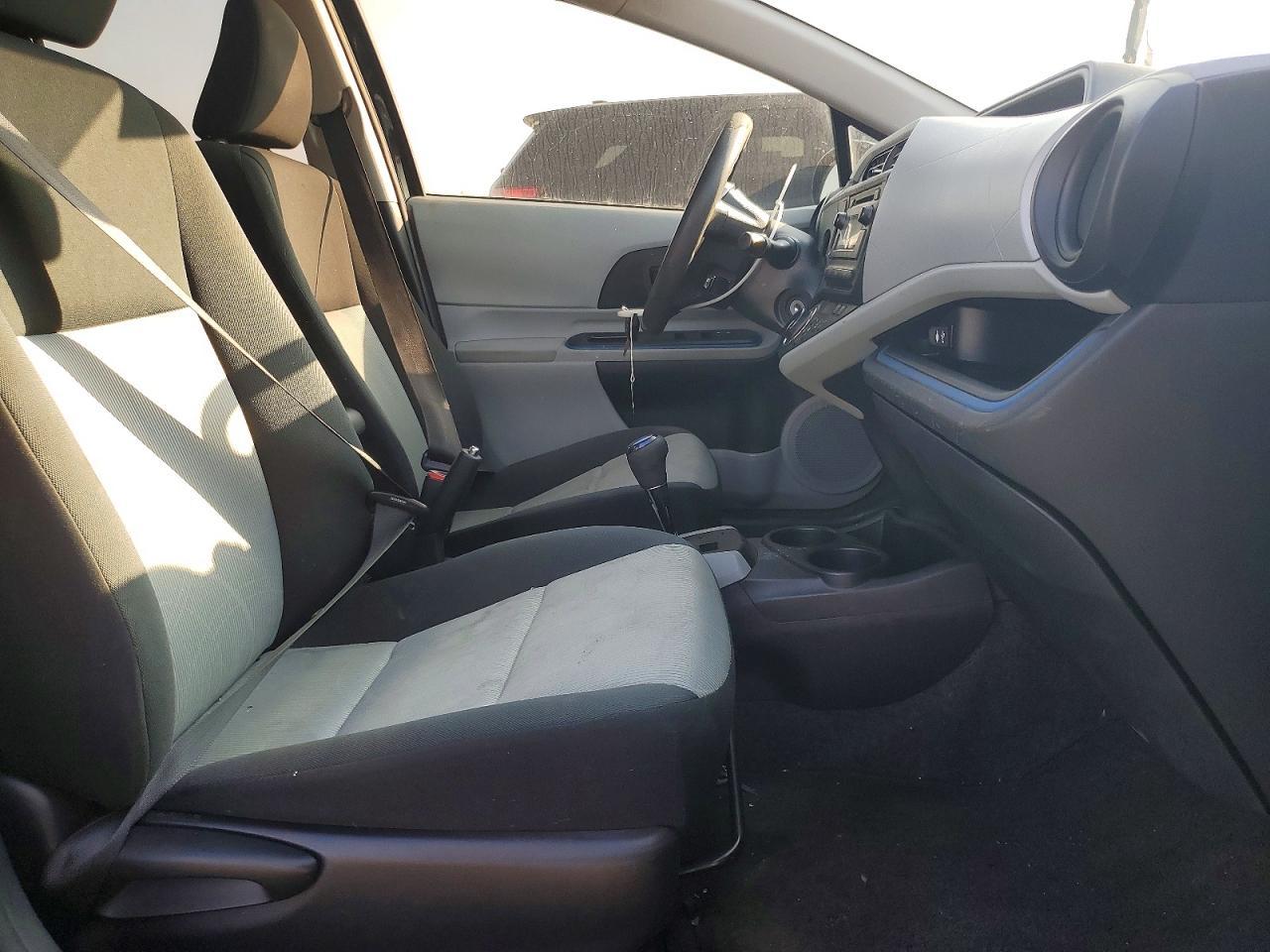 2012 TOYOTA Prius c