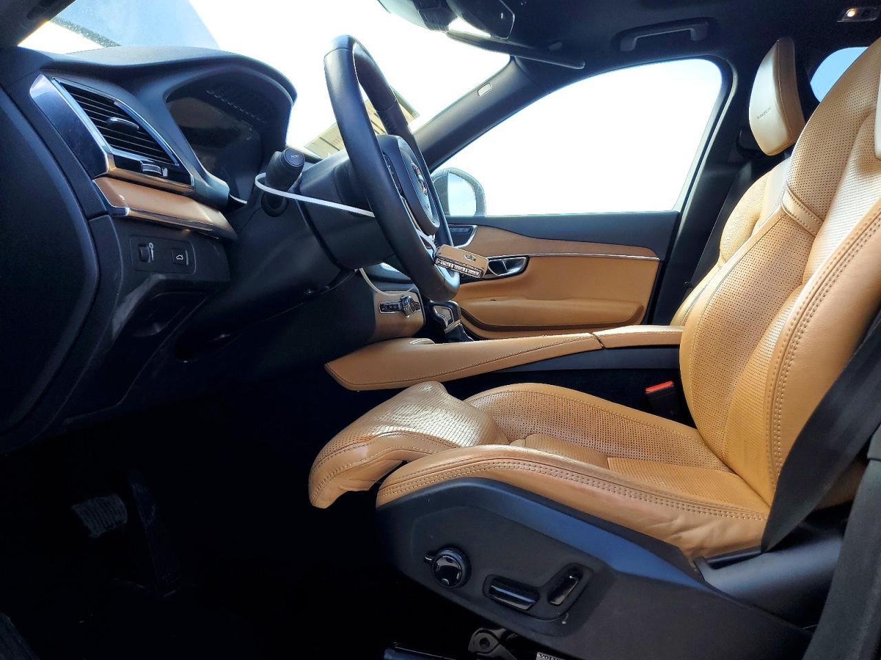 2018 VOLVO XC90