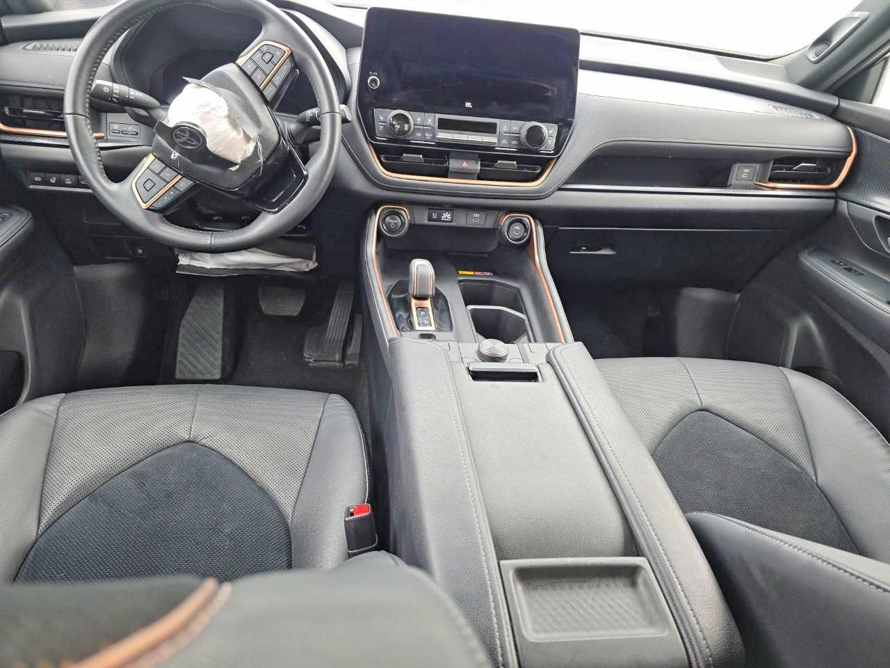 2024 TOYOTA HIGHLANDER