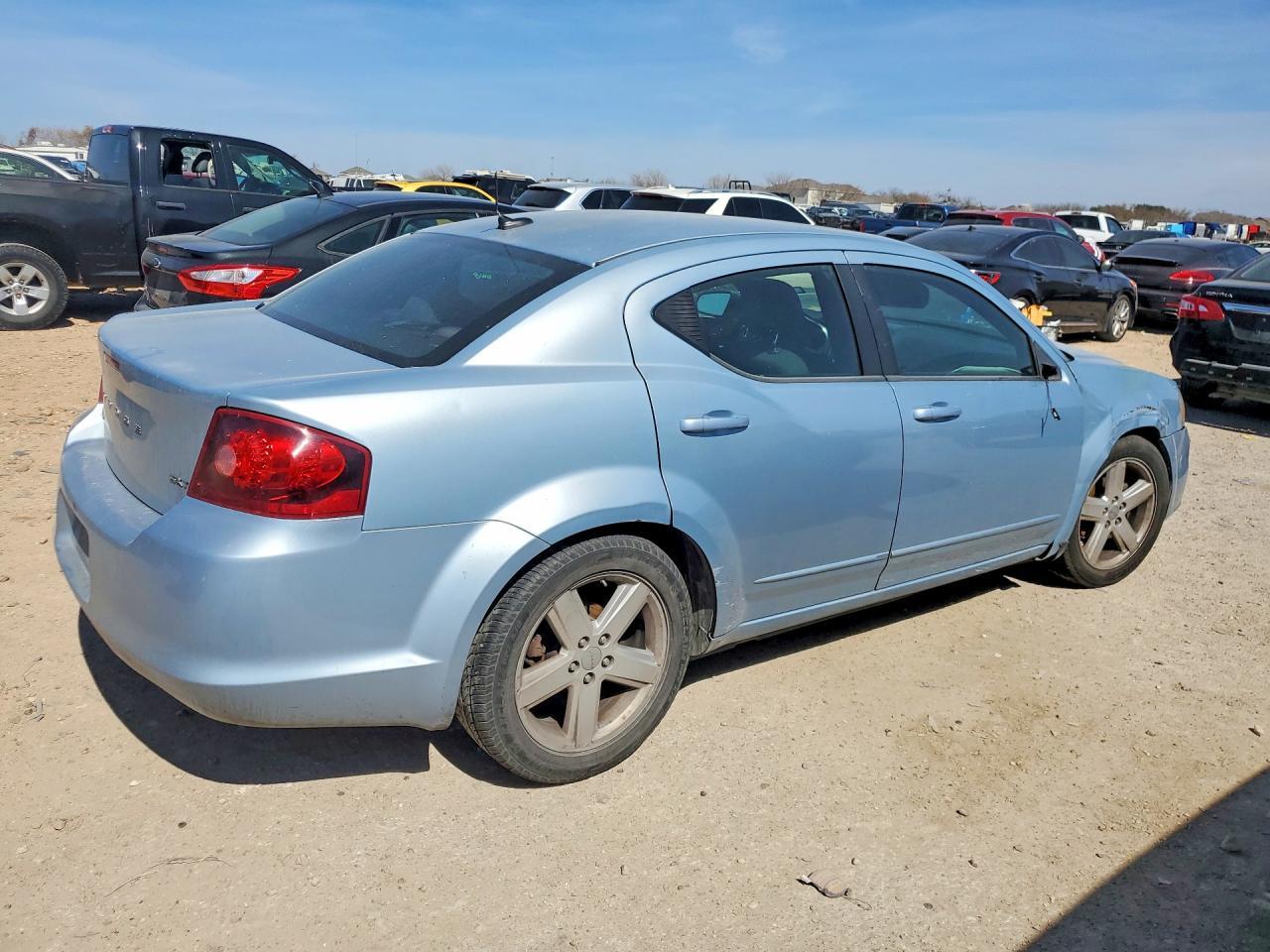 2013 DODGE Avenger