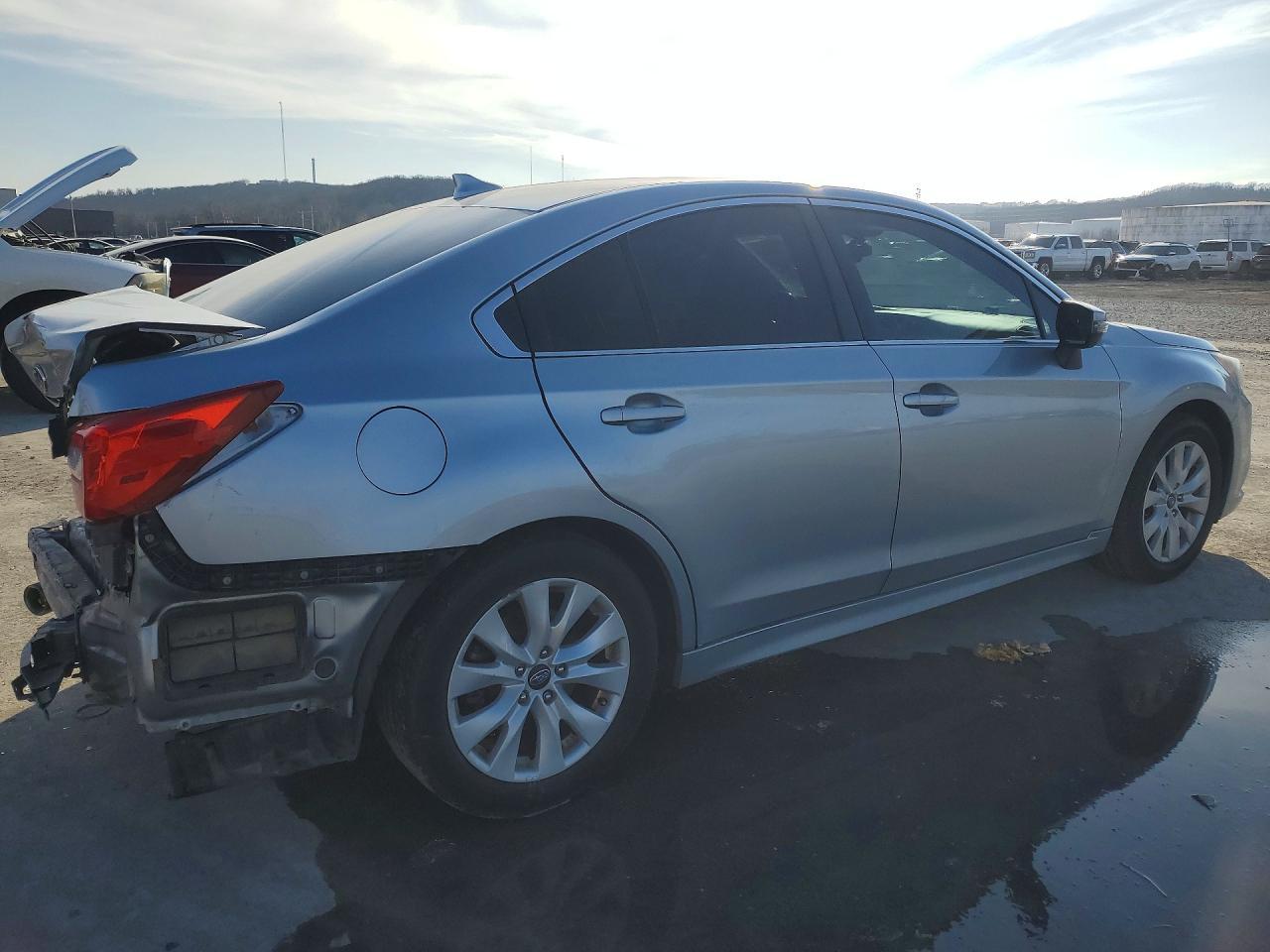 2017 SUBARU Legacy
