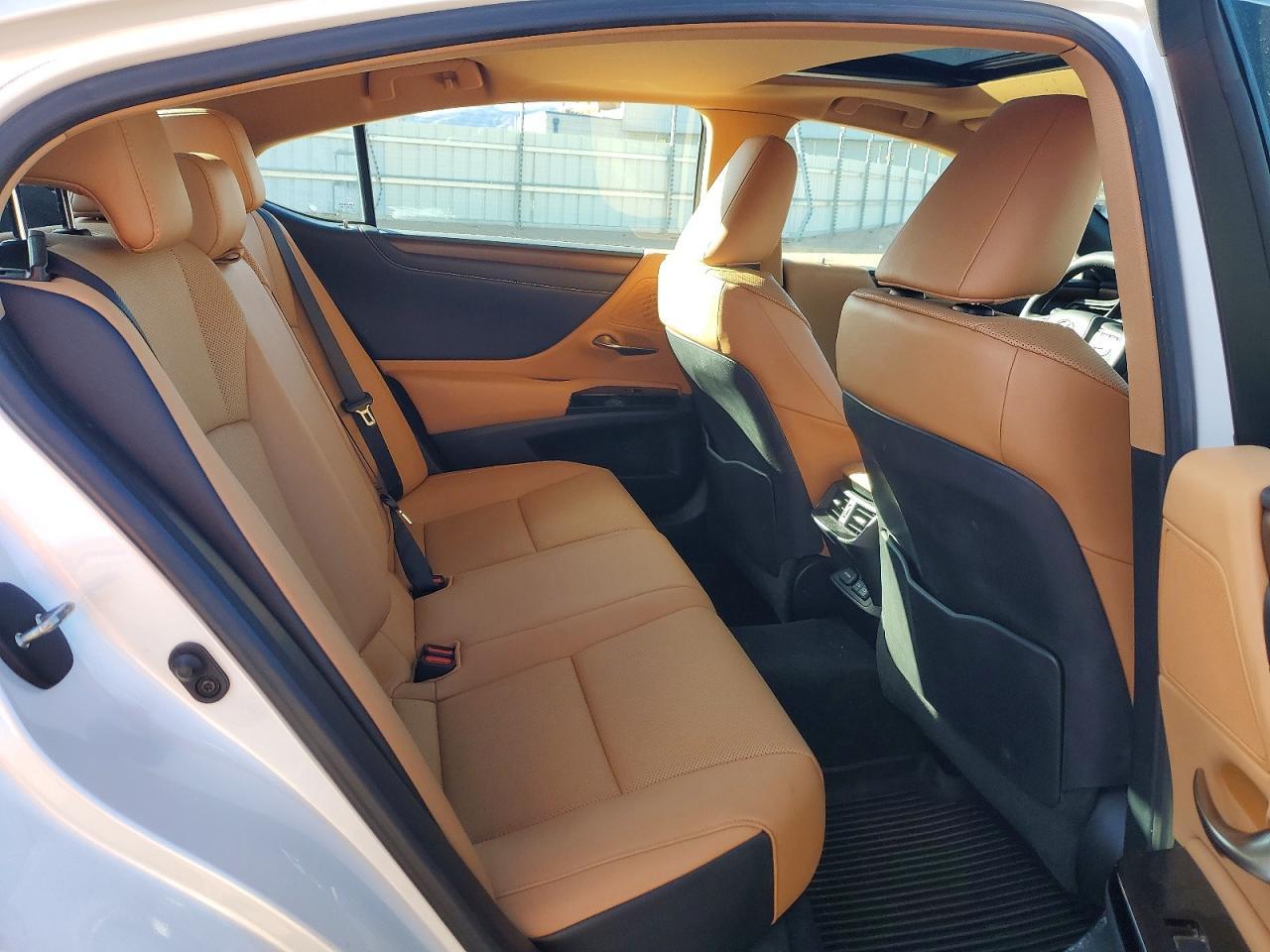 2022 LEXUS ES 250