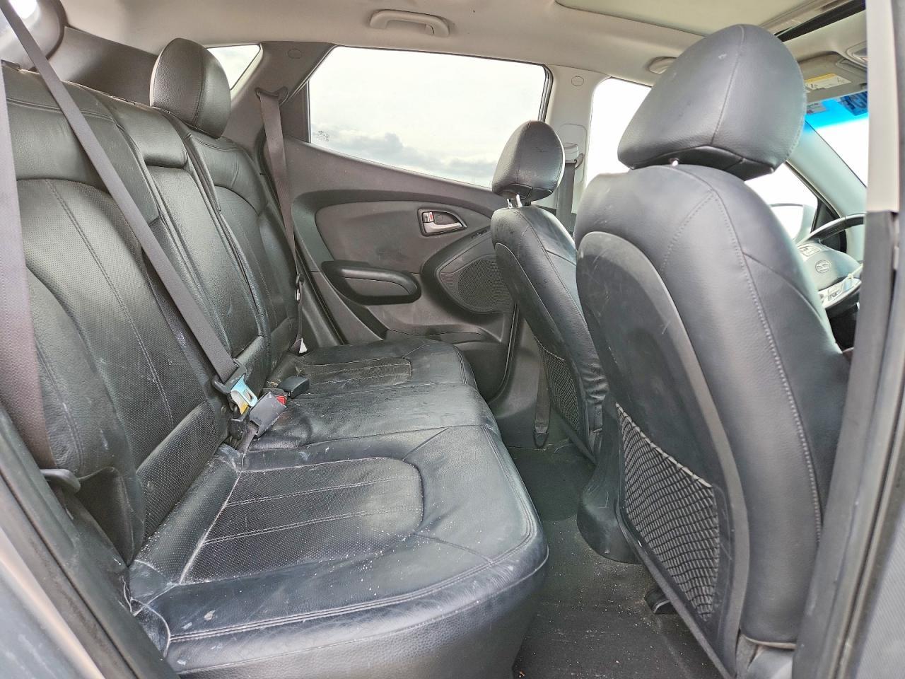 2010 HYUNDAI TUCSON