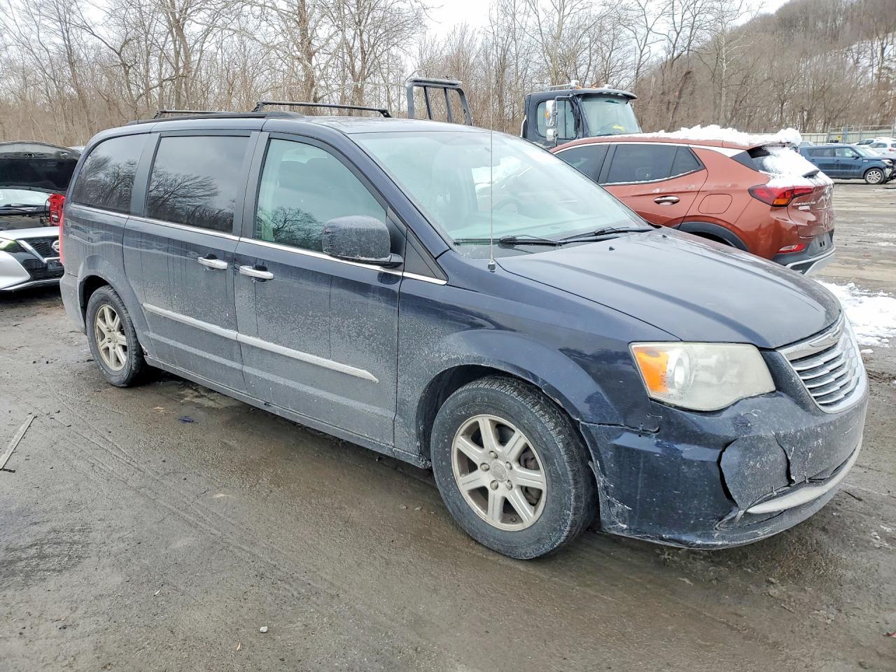 2011 CHRYSLER Town & Country