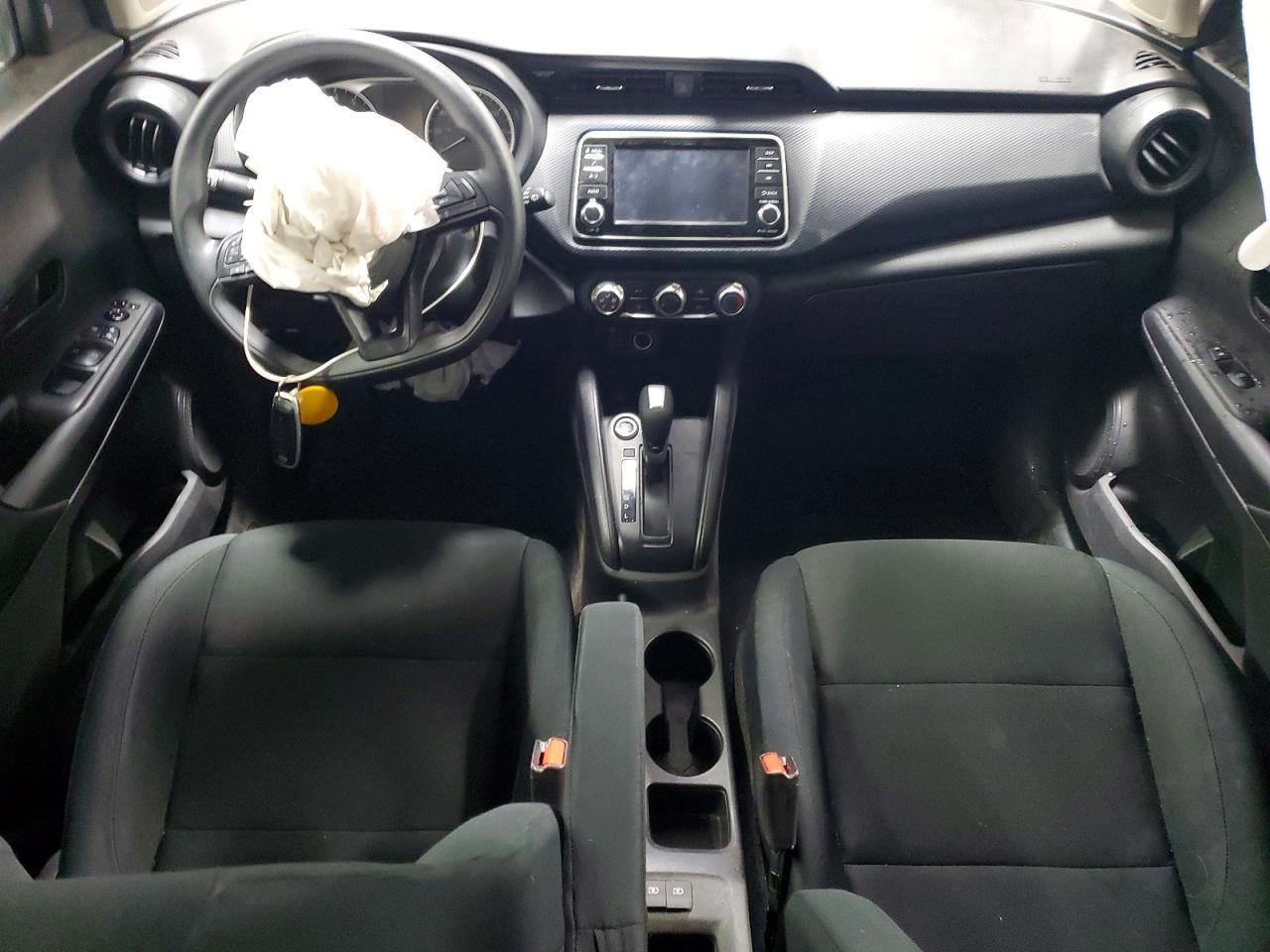 2024 NISSAN KICKS