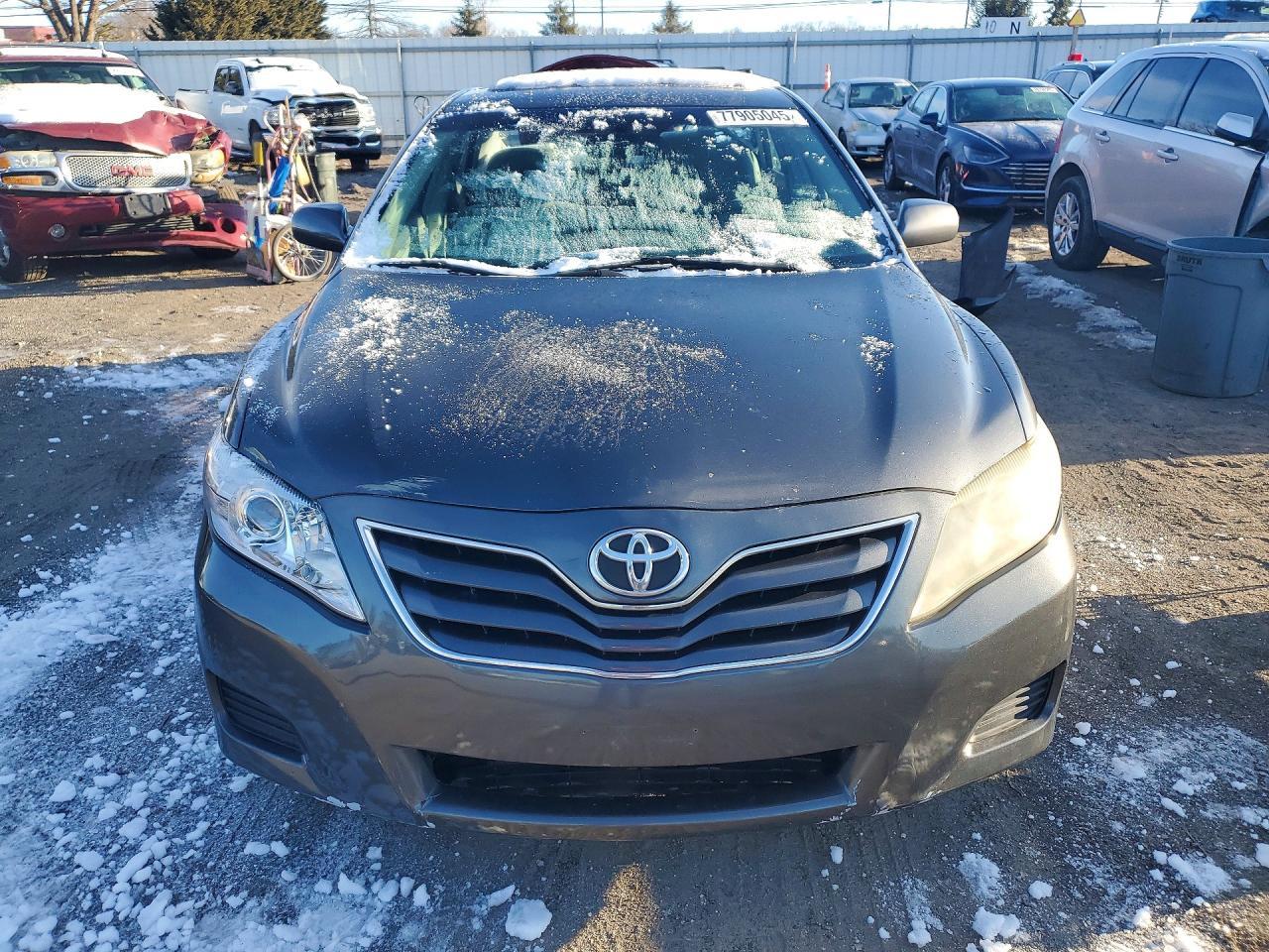 2011 TOYOTA CAMRY