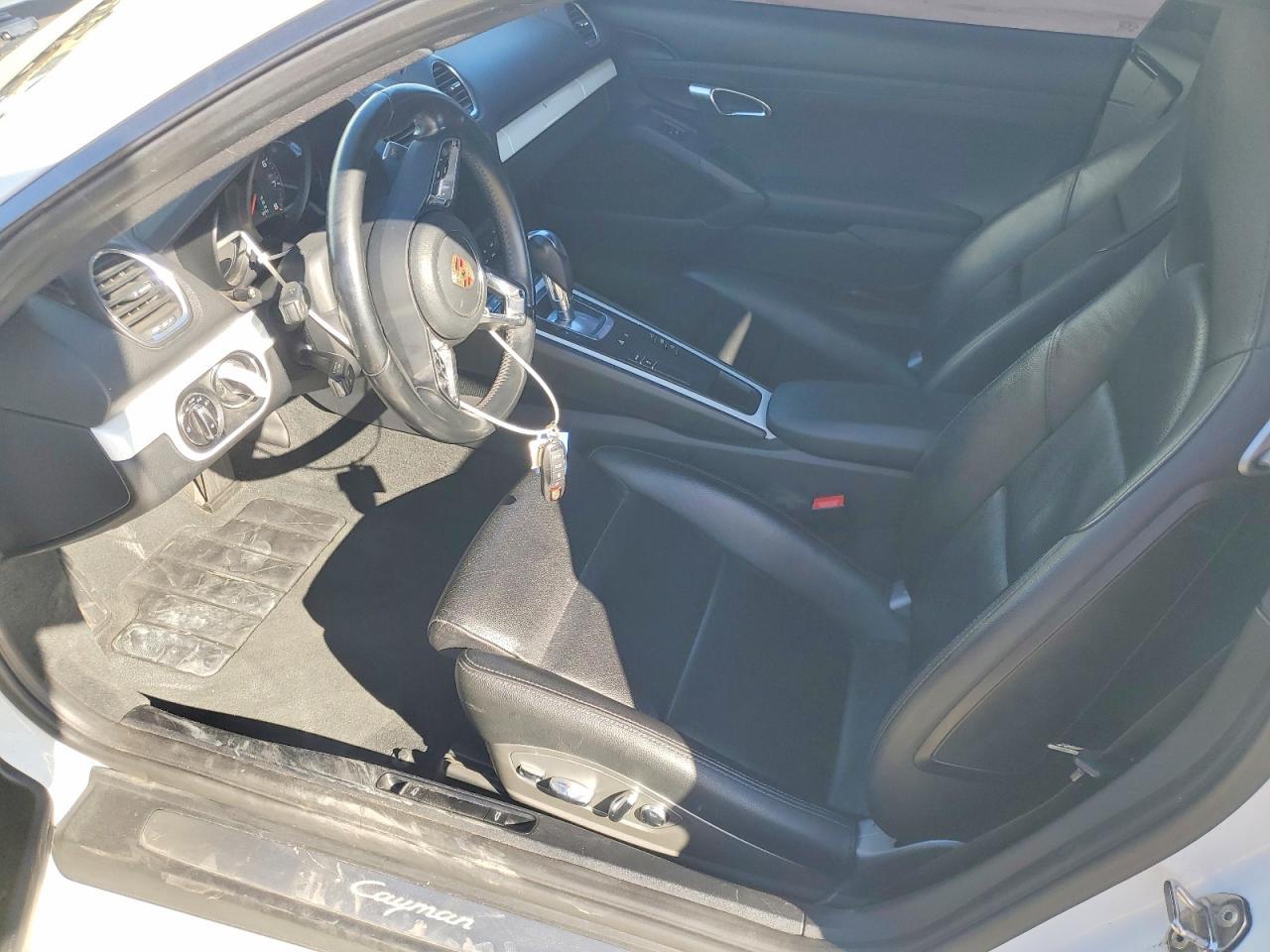 2019 PORSCHE Cayman