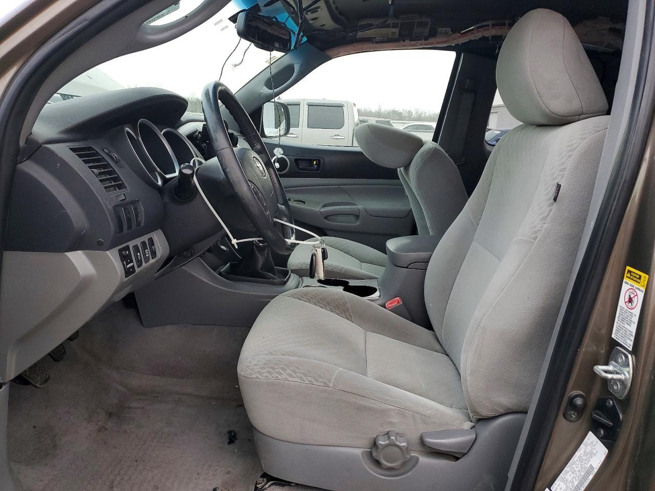 2011 TOYOTA TACOMA