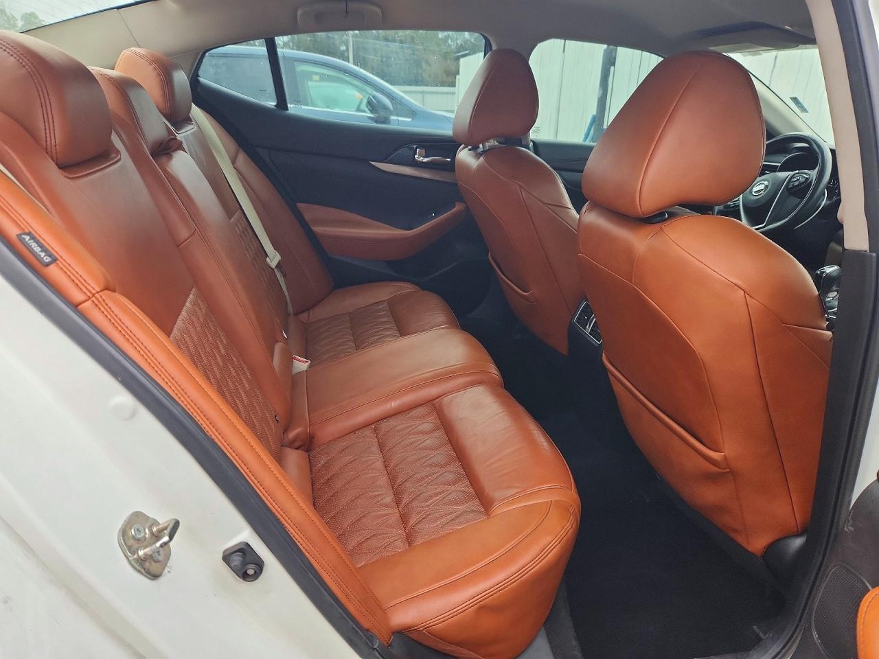 2016 NISSAN Maxima