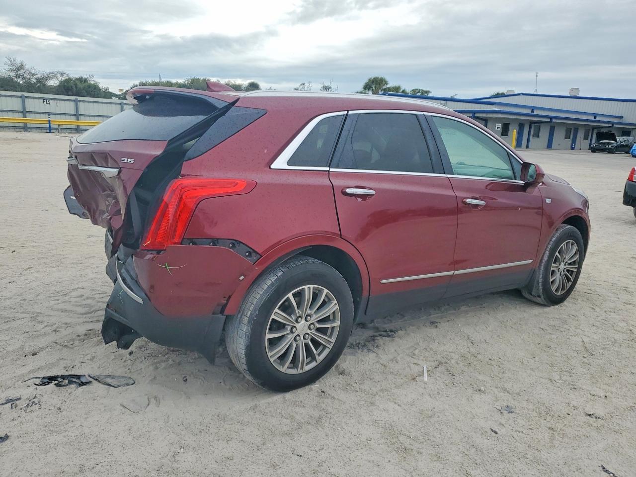 2017 CADILLAC XT5