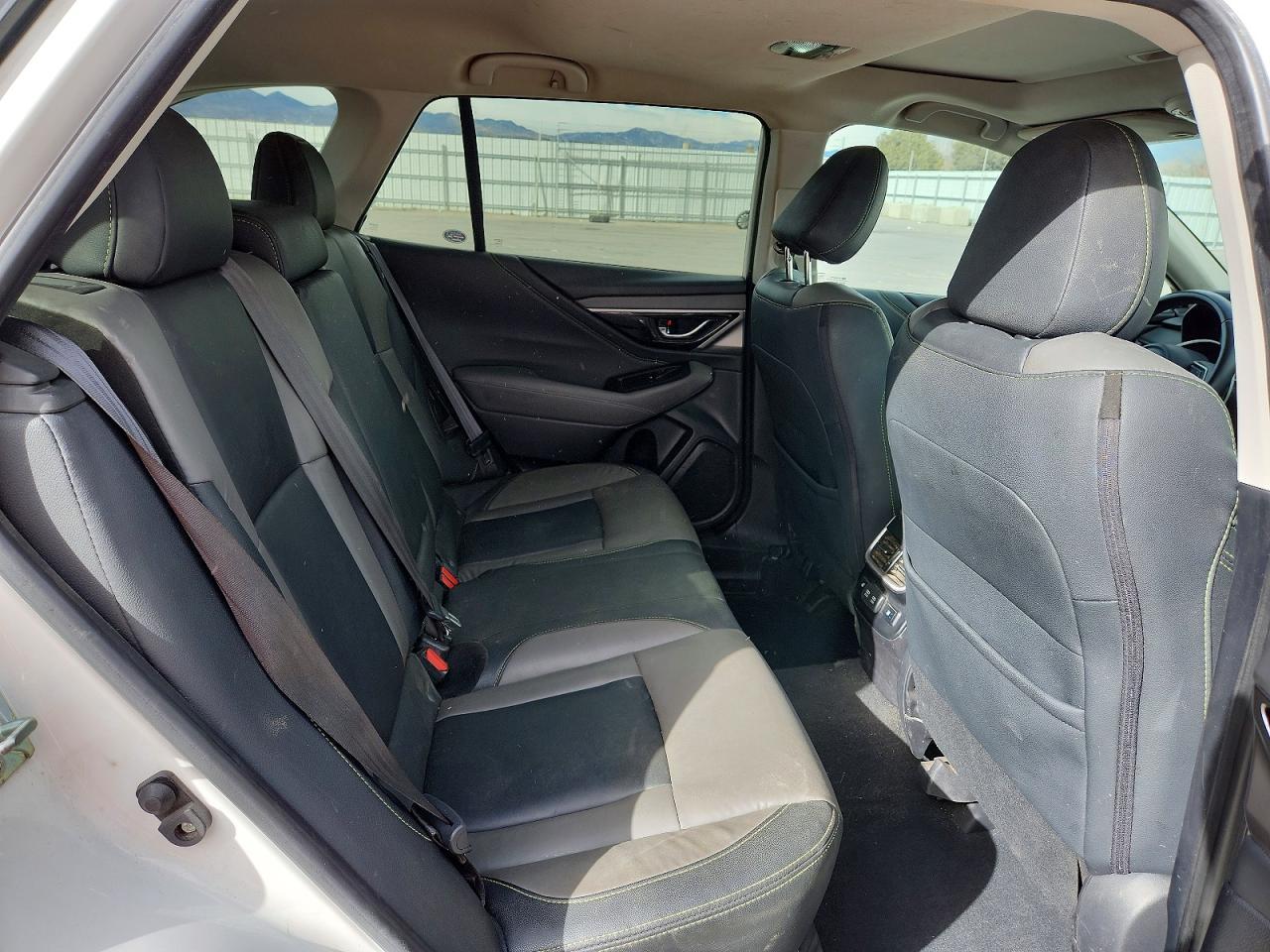 2020 SUBARU Outback