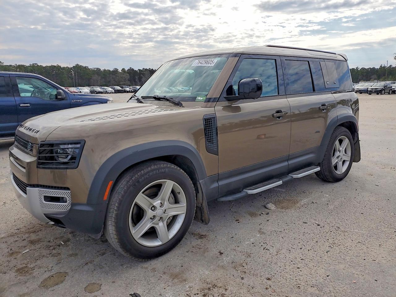 2020 LAND ROVER Defender