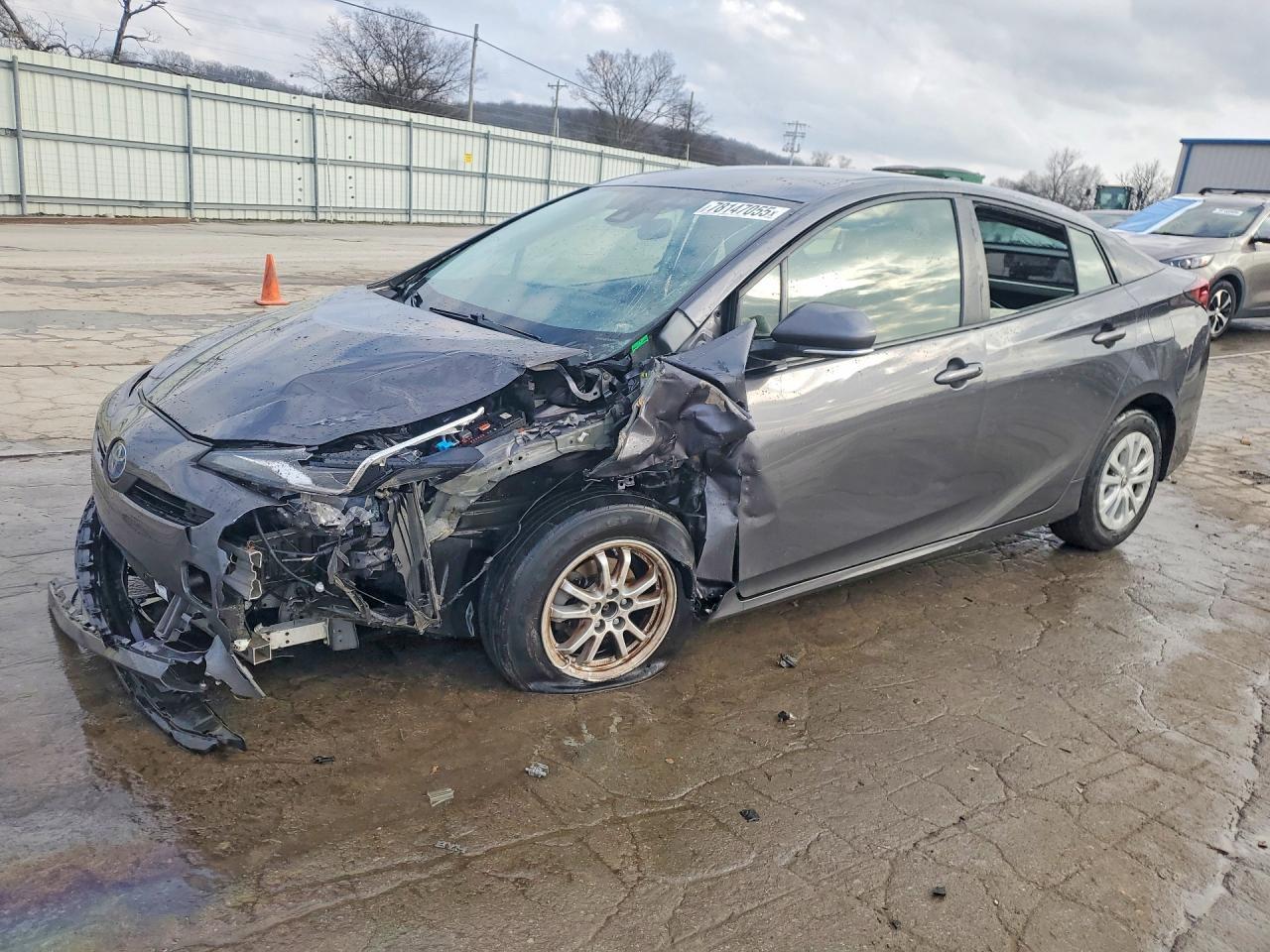 2019 TOYOTA PRIUS