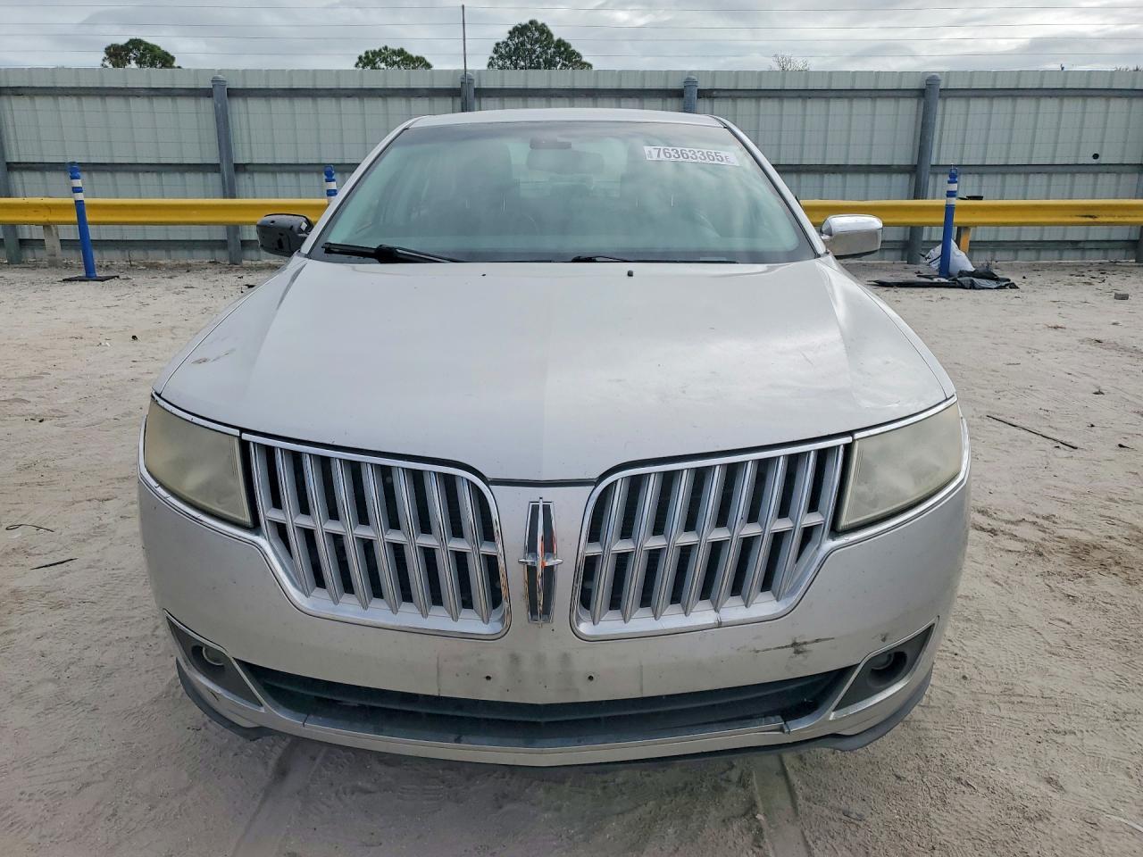 2010 LINCOLN MKZ