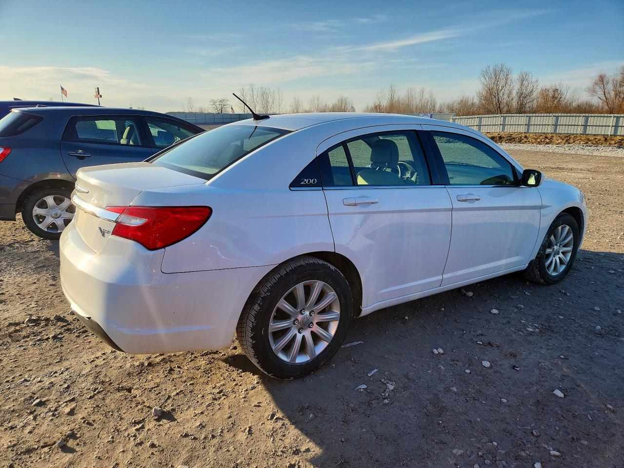 2011 CHRYSLER 200