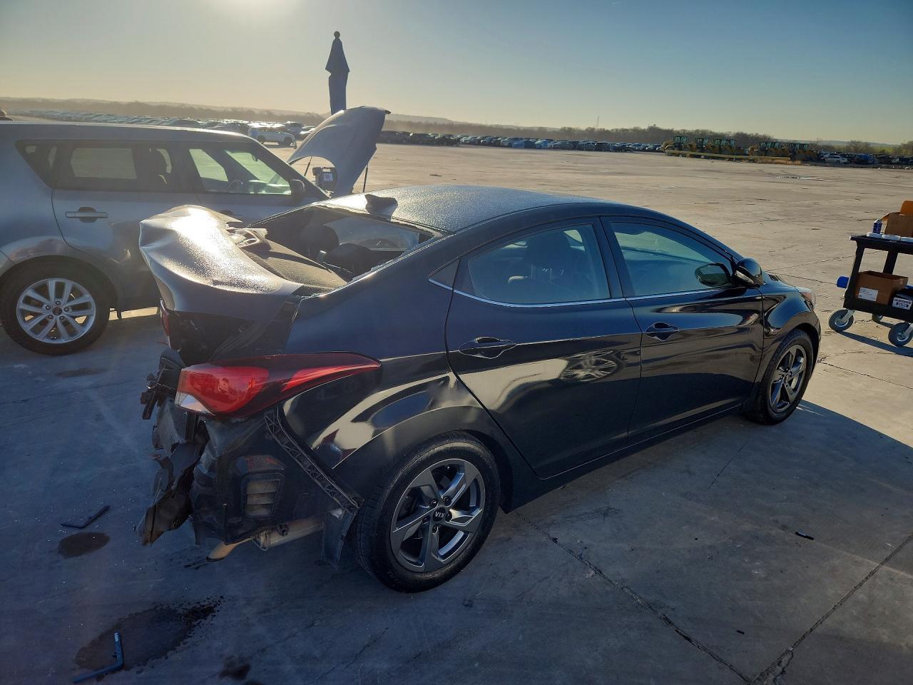 2016 HYUNDAI ELANTRA