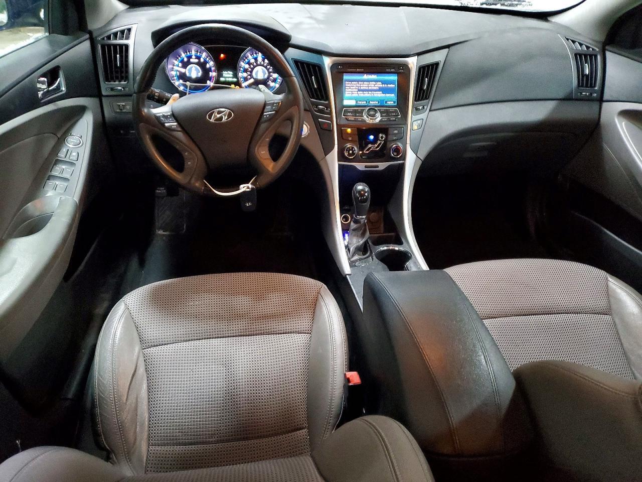 2011 HYUNDAI SONATA