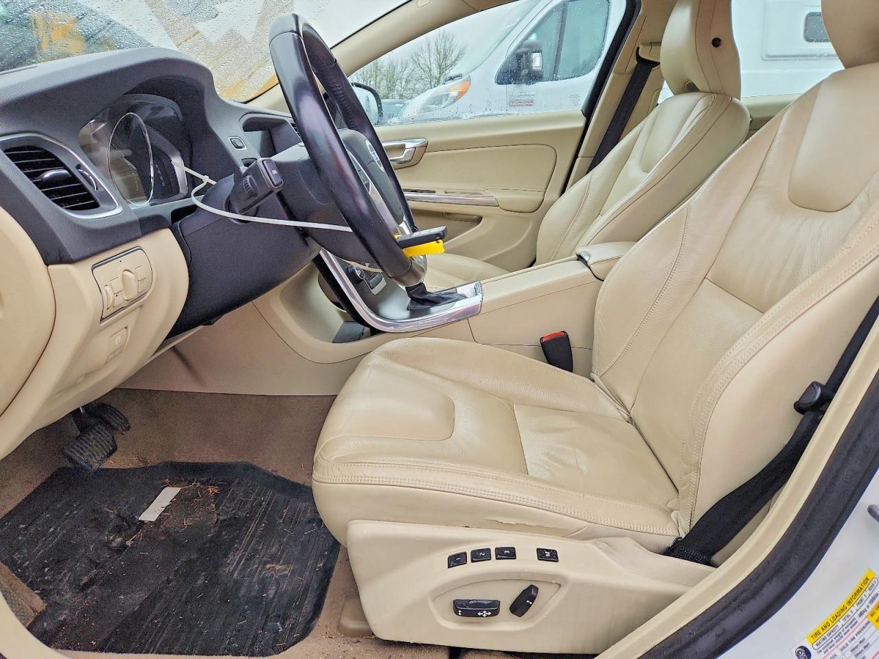 2014 VOLVO S60