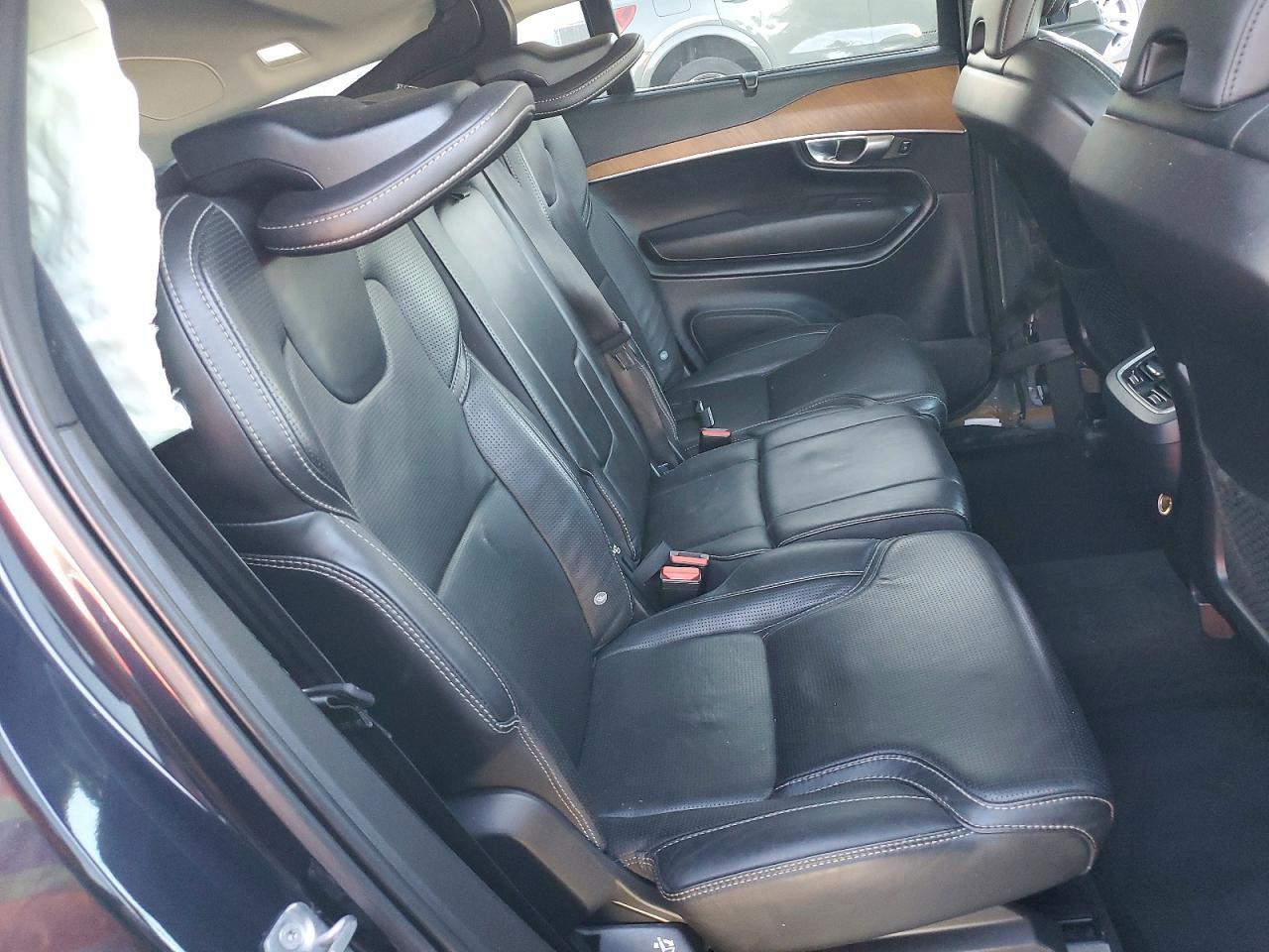 2019 VOLVO XC90