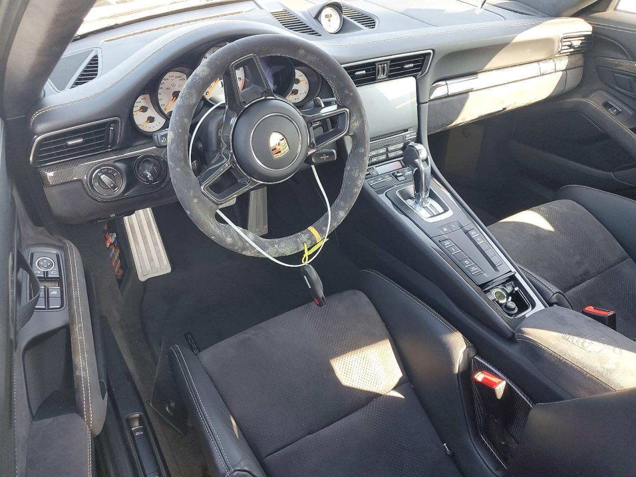 2019 PORSCHE 911