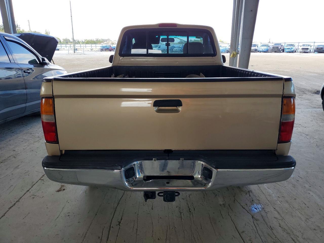 2000 TOYOTA TACOMA
