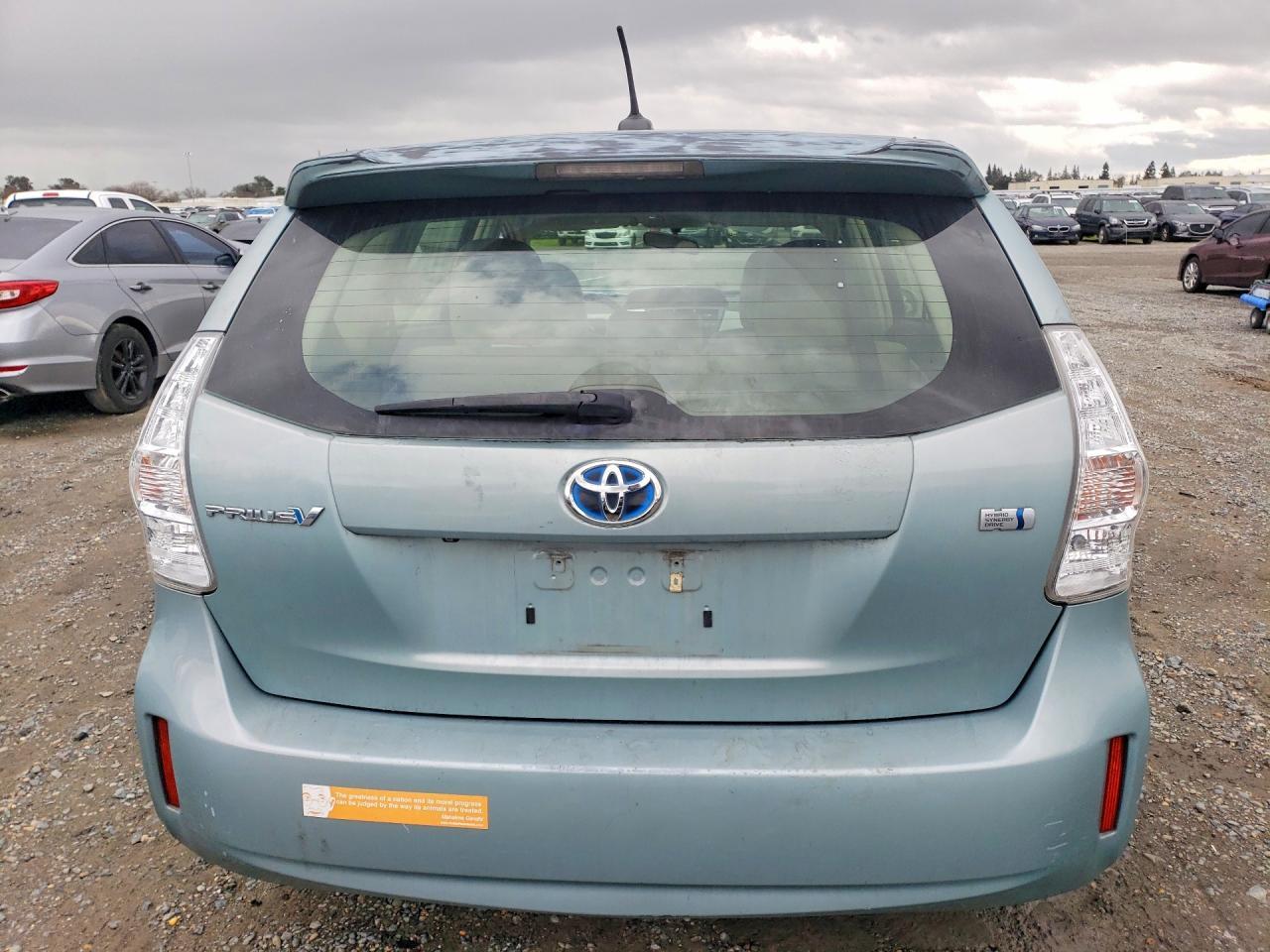 2013 TOYOTA PRIUS V