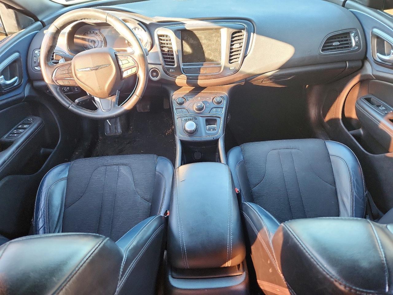 2016 CHRYSLER 200