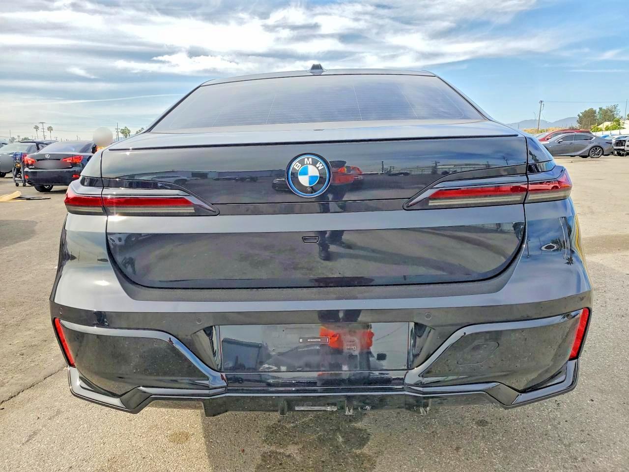 2025 BMW i7